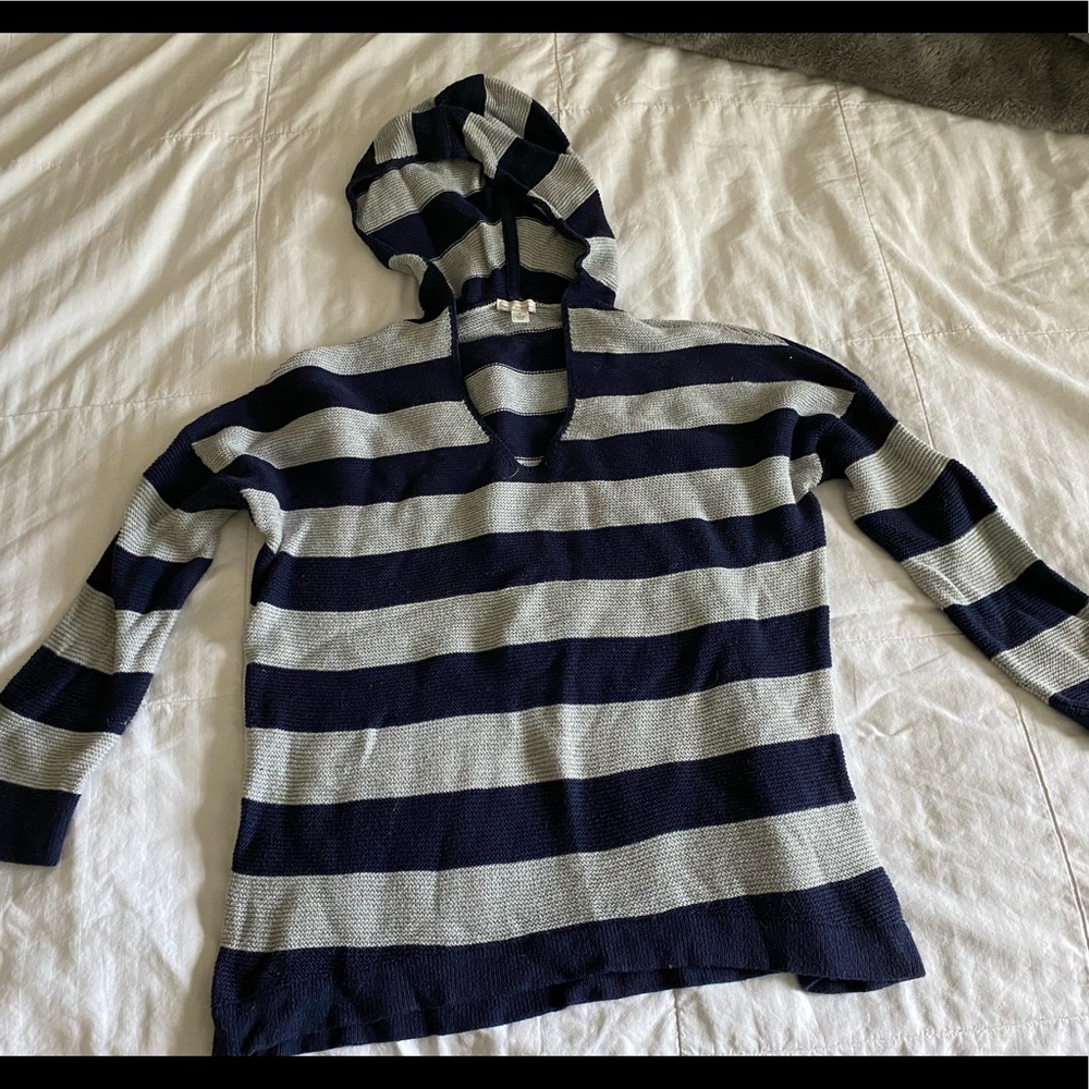 3/4 sleeve, lightweight, hooded sweater